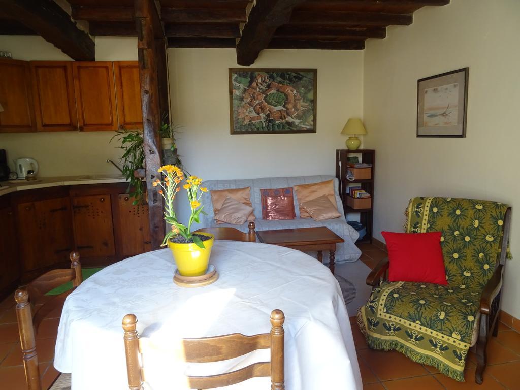 La Maison Des Cornieres Holiday home Fources